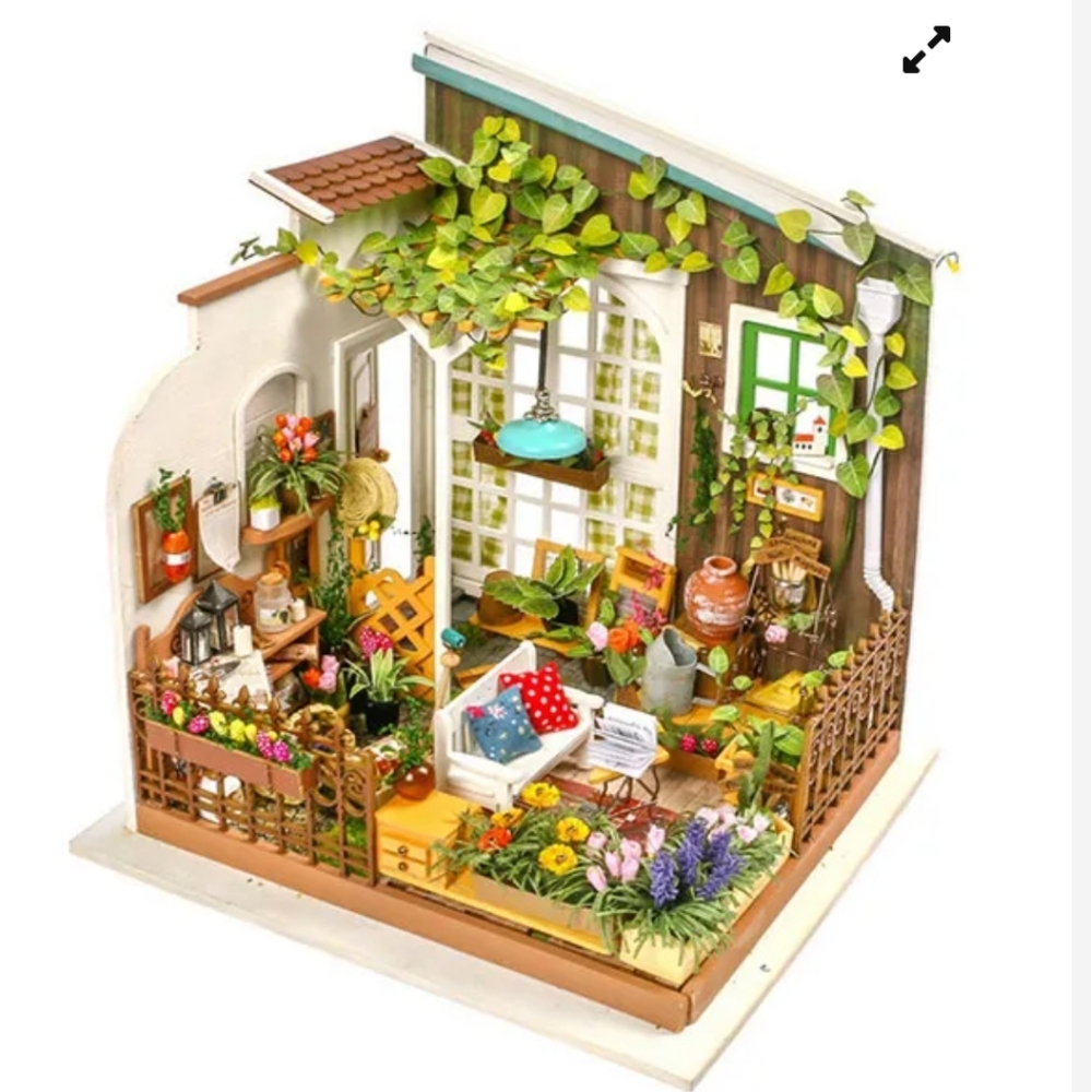 Miniature Garden Room Diorama
